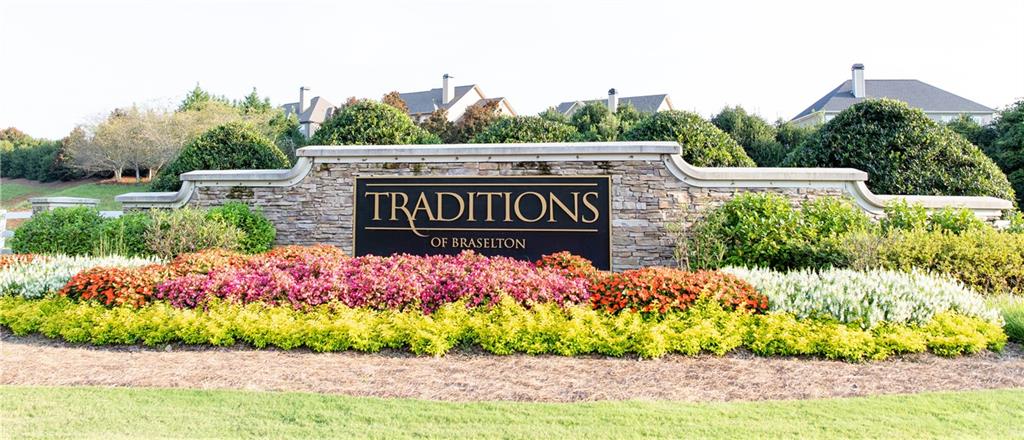 Traditions of Braselton entrance