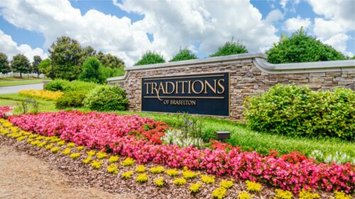 The monument at the entrance of Traditions of Braselton