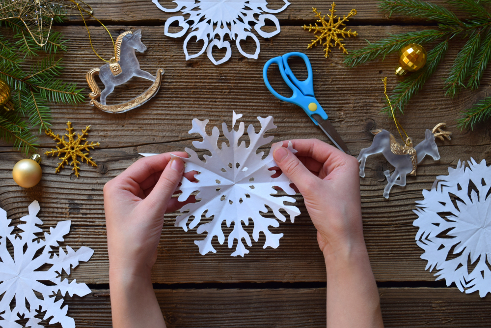 DIY Paper Snowflakes ©Oksana_Slepko